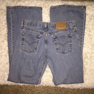 Levi’s 514 (Wide Leg Light Vintage Wash Jeans) 💫