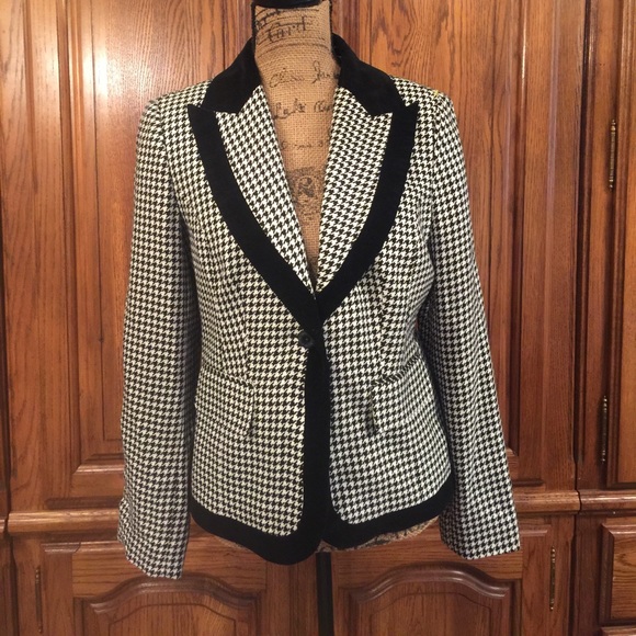 WD.NY Jackets & Blazers - WD-NY Velvet Trim Houndstooth Blazer