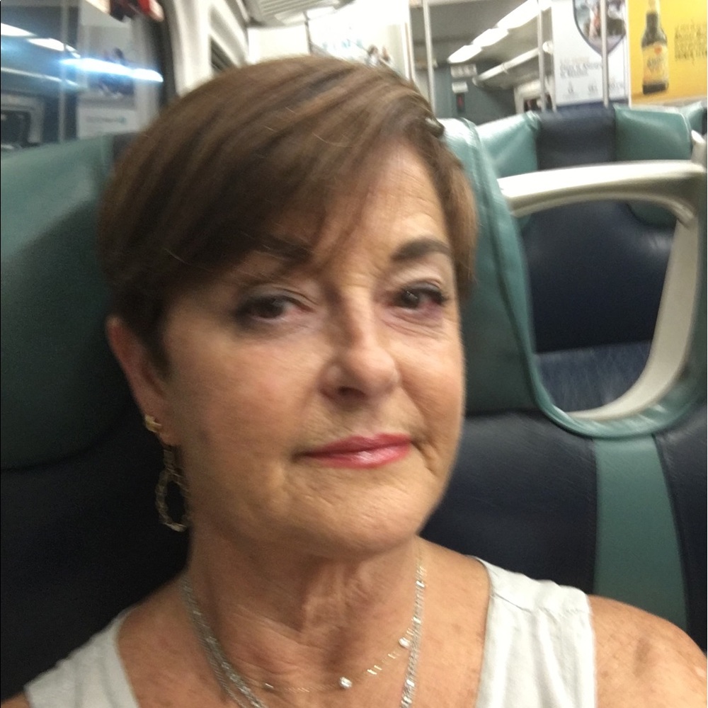 Meet your Posher, Laura