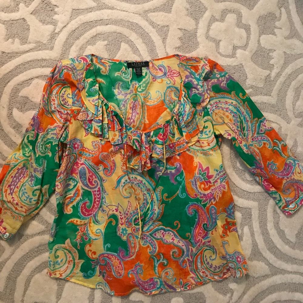 Lauren Ralph Lauren 3/4 paisley top w/ruffle neck