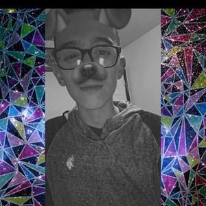 Meet your Posher, Emilio