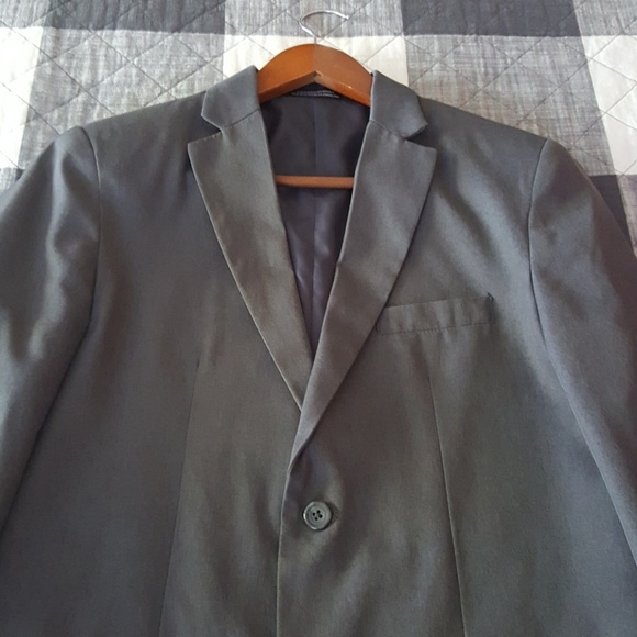 Suit - Picture 2 of 6