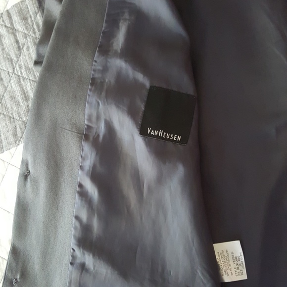 Suit - Picture 3 of 6