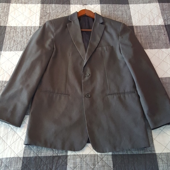 Suit - Picture 4 of 6