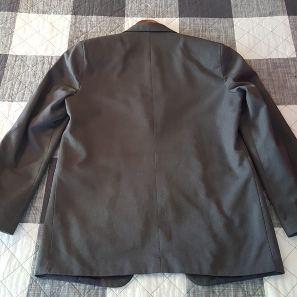 Suit - Picture 6 of 6