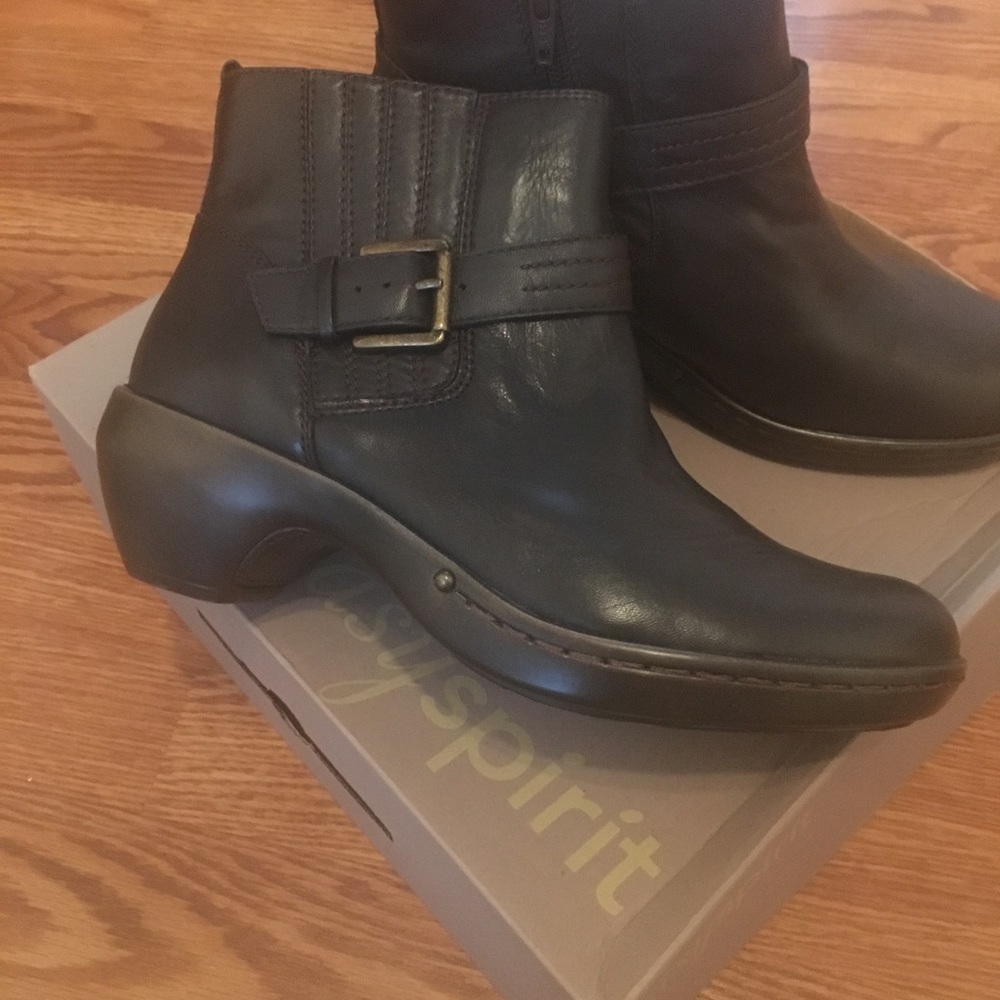Easy Spirit booties