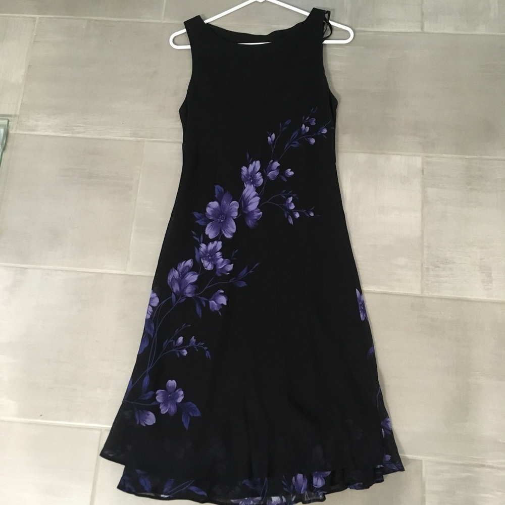 Simple sheath dress with violet flowers