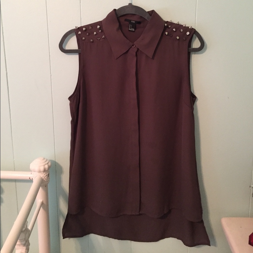 SUPER EDGY SPIKED SHOULDER SLEEVELESS TAUPE TOP