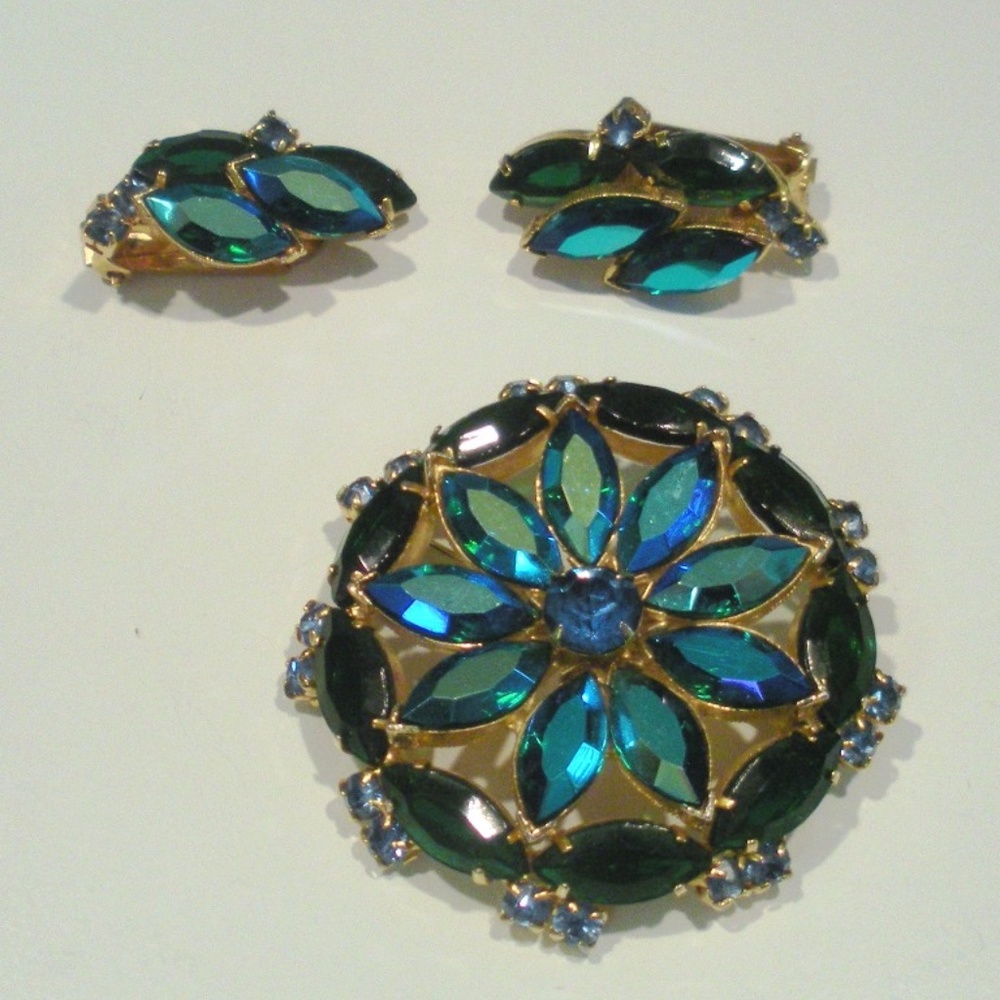Flower Pin & Earrings w Blue Jeweltone Rhinestones