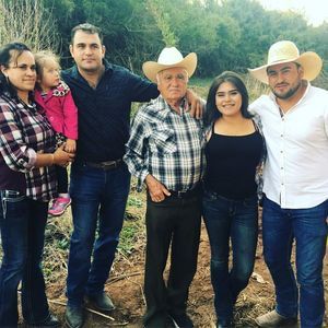 Meet your Posher, Nayisel