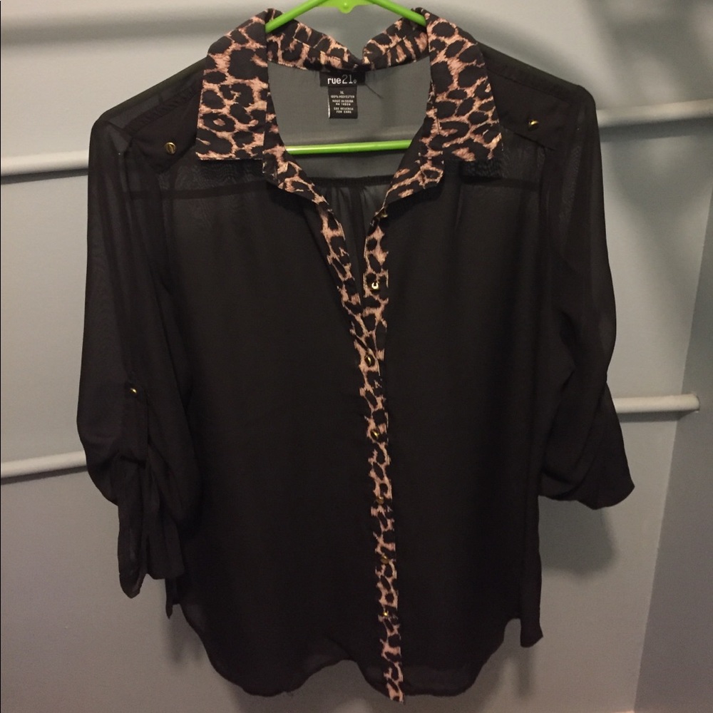 Rue 21 Black with Cheetah Print Accents Top