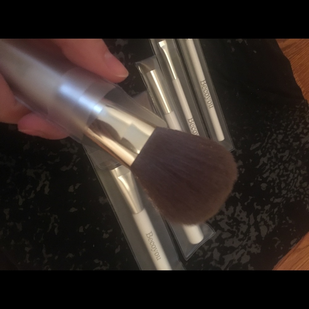 Brand new makeup brushes