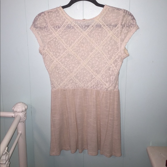 CUTE BLUSH & CREAM CROCHET EMBROIDERED PEPLUM TOP - Picture 5 of 5