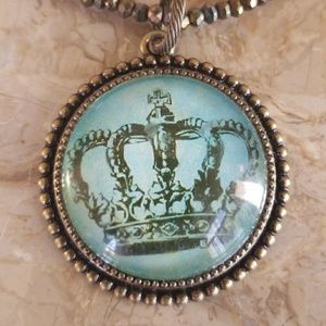 Shimmery Princess Crown Necklace NWOT