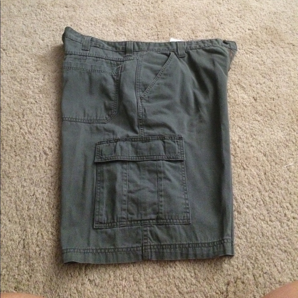 Men’s cargo shorts