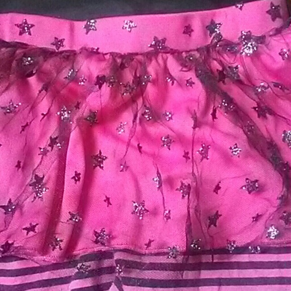 Pink and black skirt with built in leggings - Picture 3 of 4