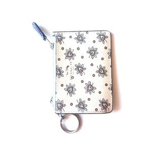 Pretty yellow paisley wallet👑