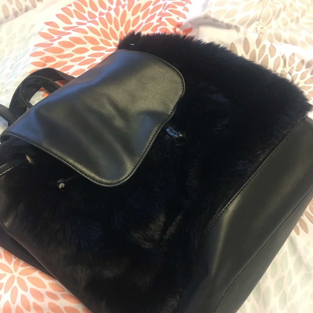 Fur Backpack - Picture 4 of 4