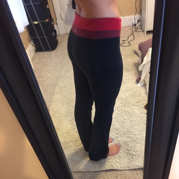 Lululemon size 6 yoga pants - Picture 4 of 5
