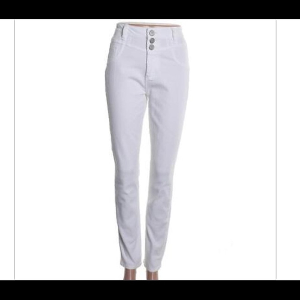 White high waisted jeans