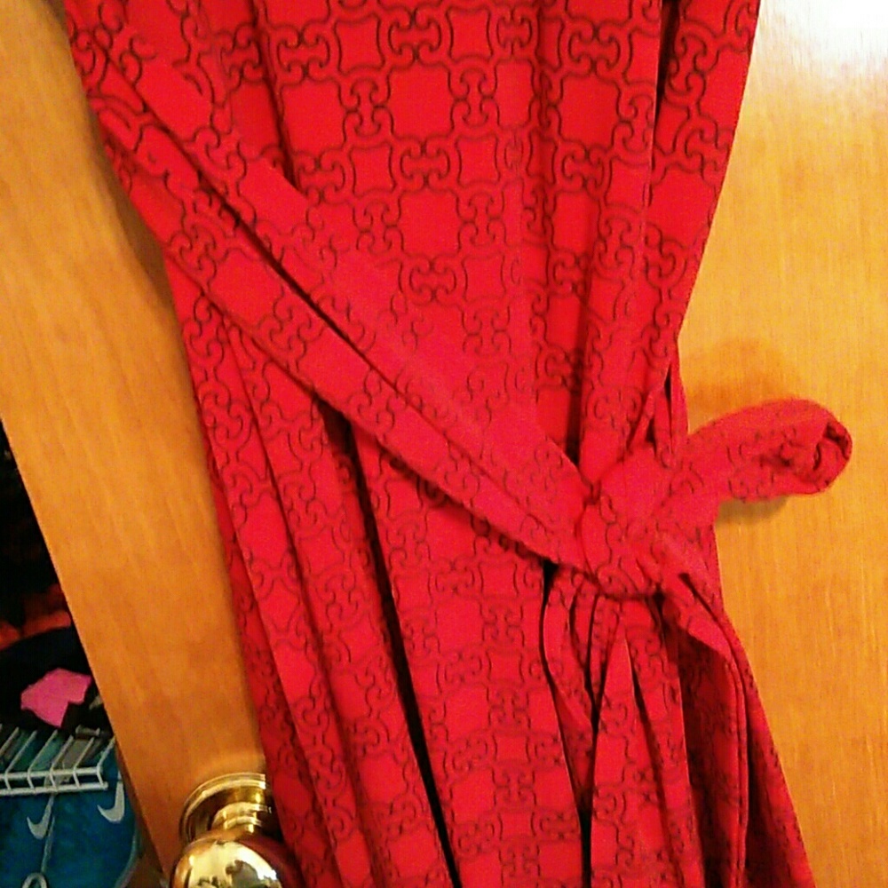 Dress - Picture 3 of 4