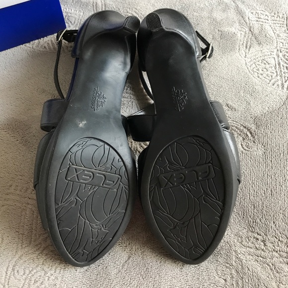 Lifestride aristocrat strappy heel - Picture 4 of 7