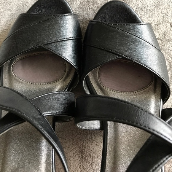 Lifestride aristocrat strappy heel - Picture 5 of 7