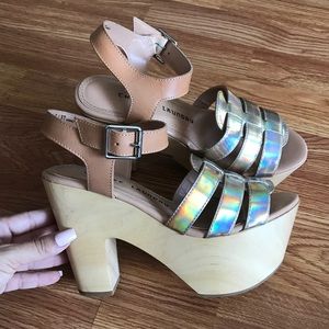 Chinese Laundry Clogs 6.5