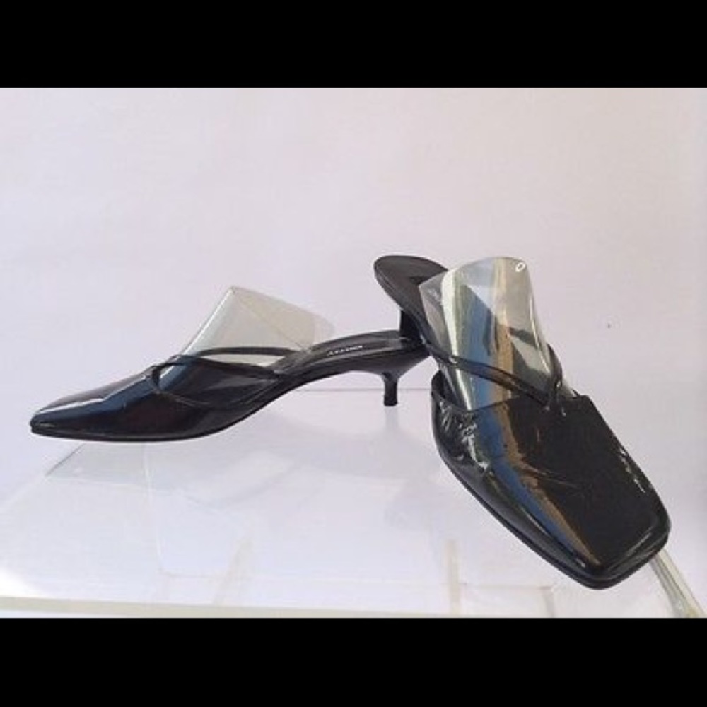 NWOB DKNY Strappy Patent Low Kitten Heel Black 7