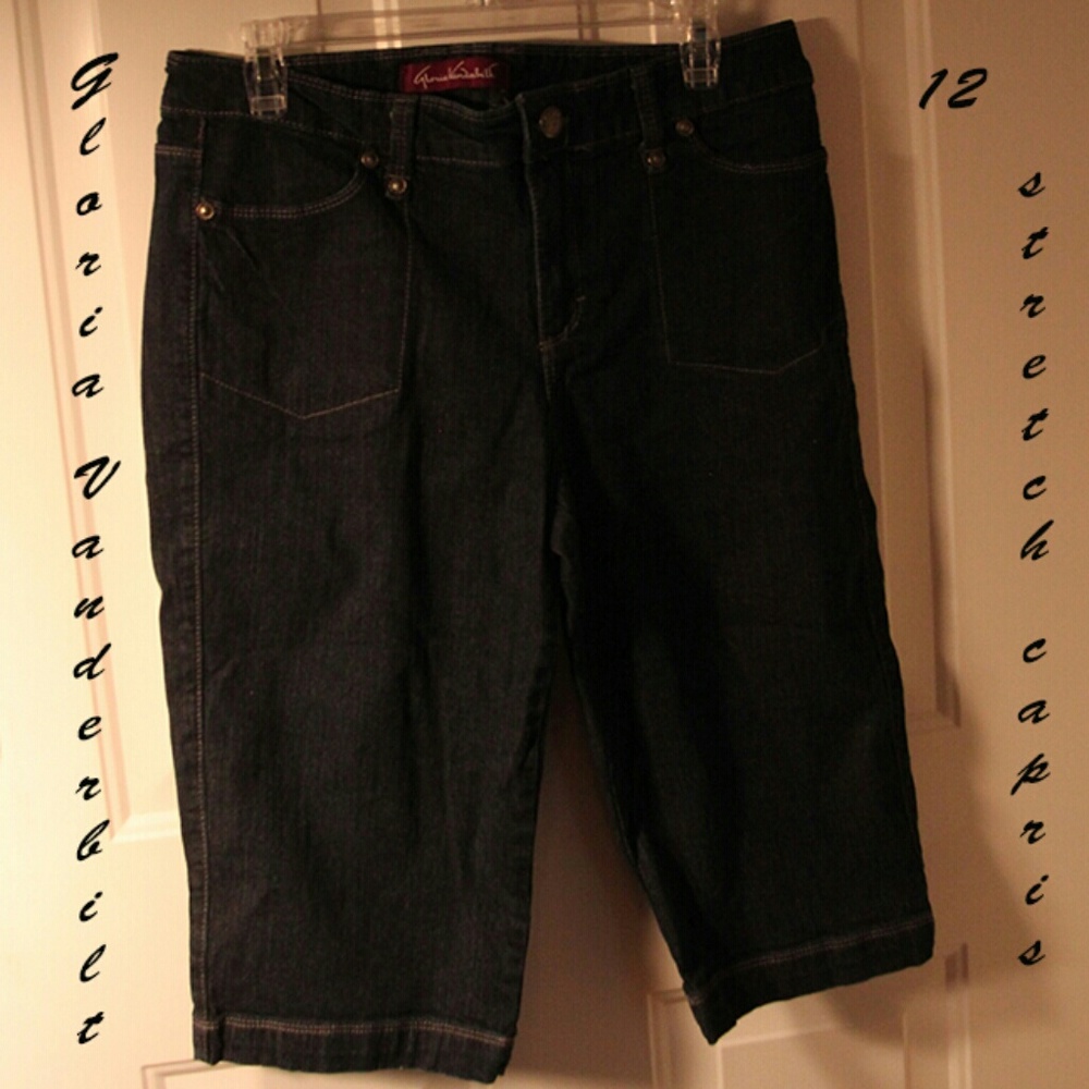 🍷Classy black denim capris🍷