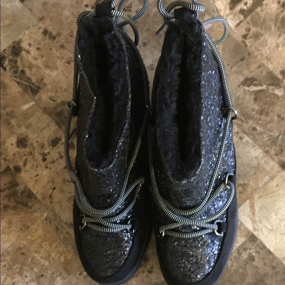 Juicy Couture Boots!!