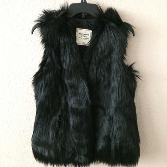 A&F faux fur vest - Picture 2 of 5