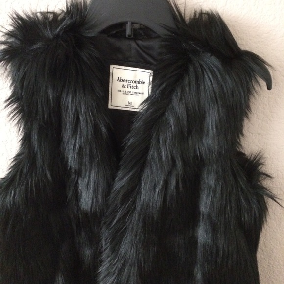 A&F faux fur vest - Picture 4 of 5