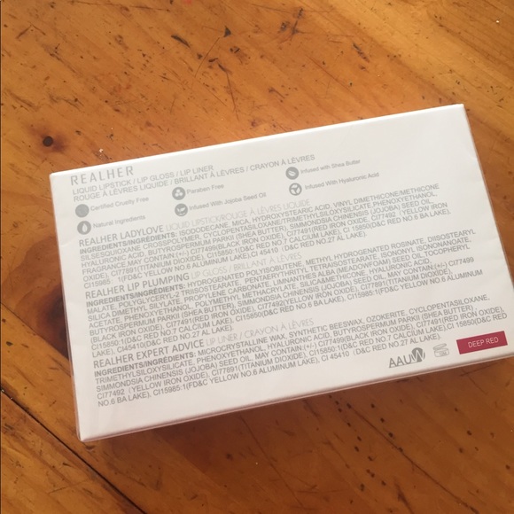 REALHER deep red lip kit- brand new! - Picture 3 of 5