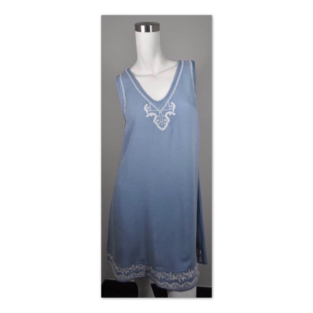 En Creme - Denim Shift Dress w/ White Embroidery