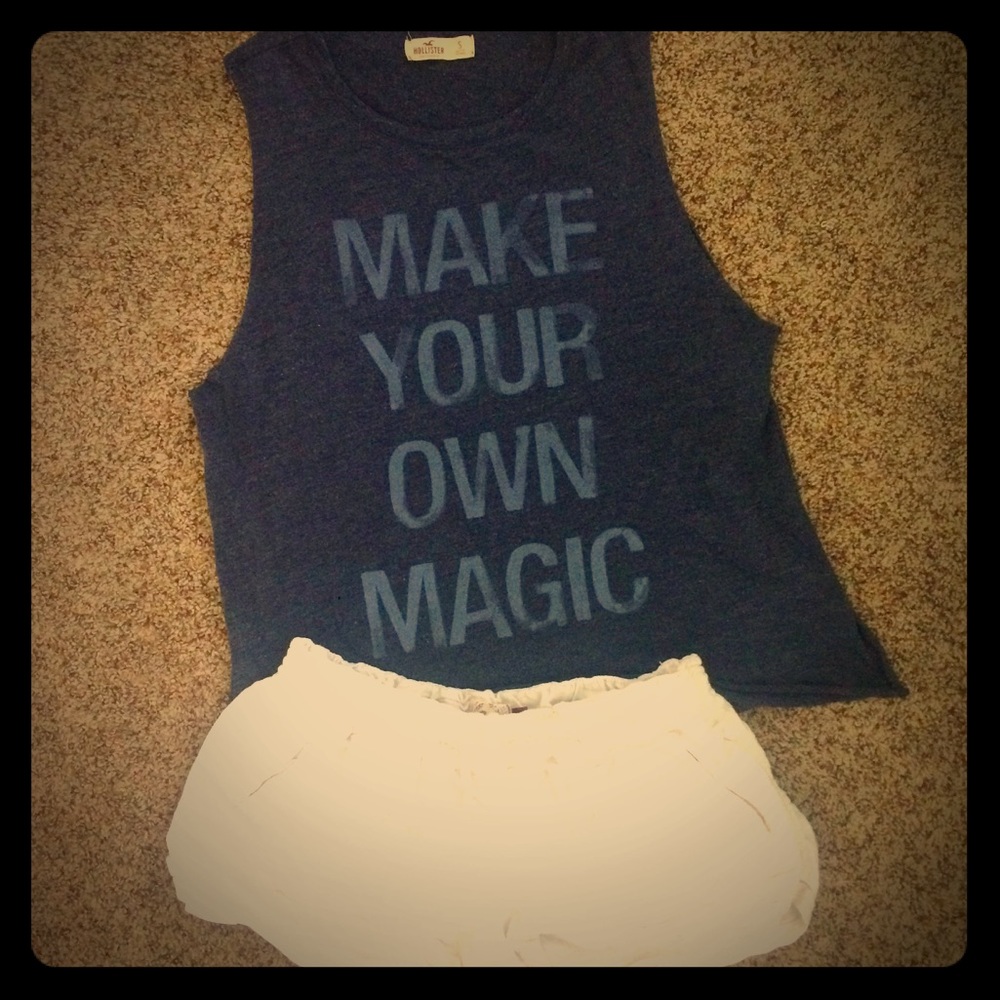 Loose , flowy Hollister tank