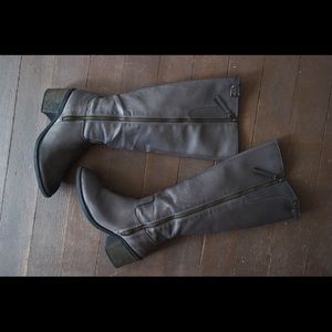 Taupe Distressed Side-Zipper Chunky Heel Boots