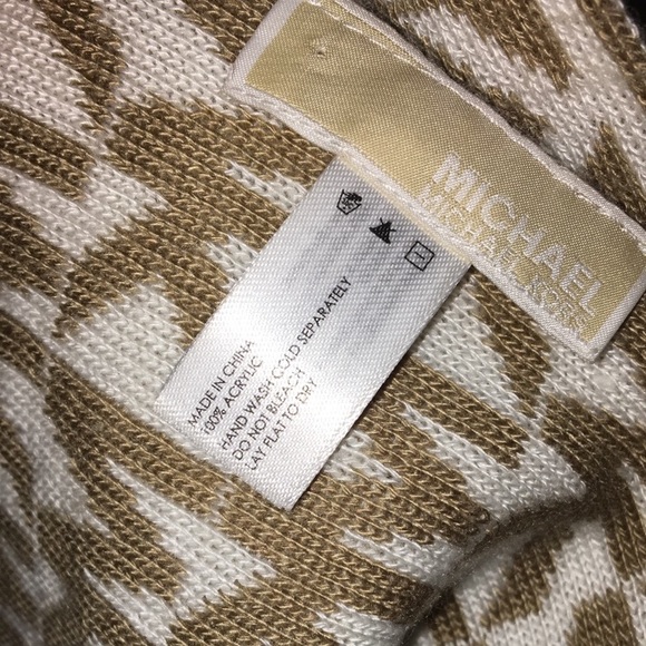 Micheal kors beanie - Picture 2 of 2