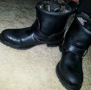 Frye Valerie 6 boots