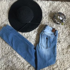 Guess mid rise power curvy jean