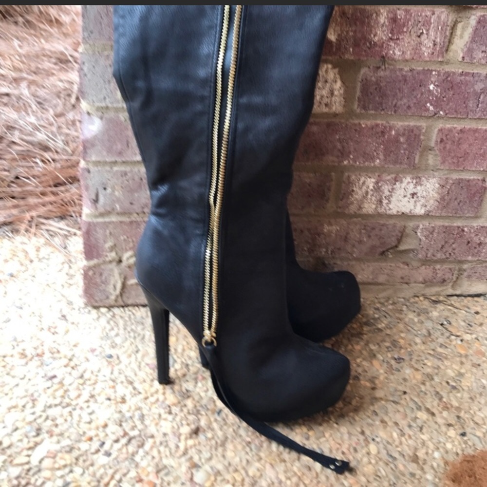 Platform size 8     3 1/2 in Heel