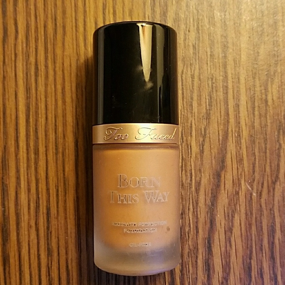 Too Faced Born This Way Foundation  (Maple)
