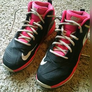 Basketball shoes