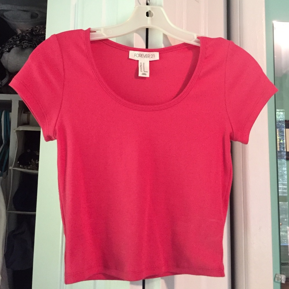 Hot pink short sleeve crop top