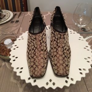 Coach size zip shoes