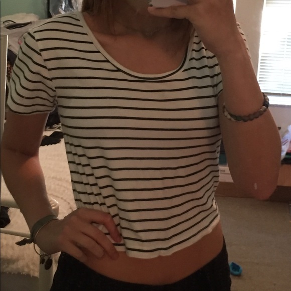 BLACK & WHITE STRIPED LOOSE CROP TOP TEE - Picture 2 of 5