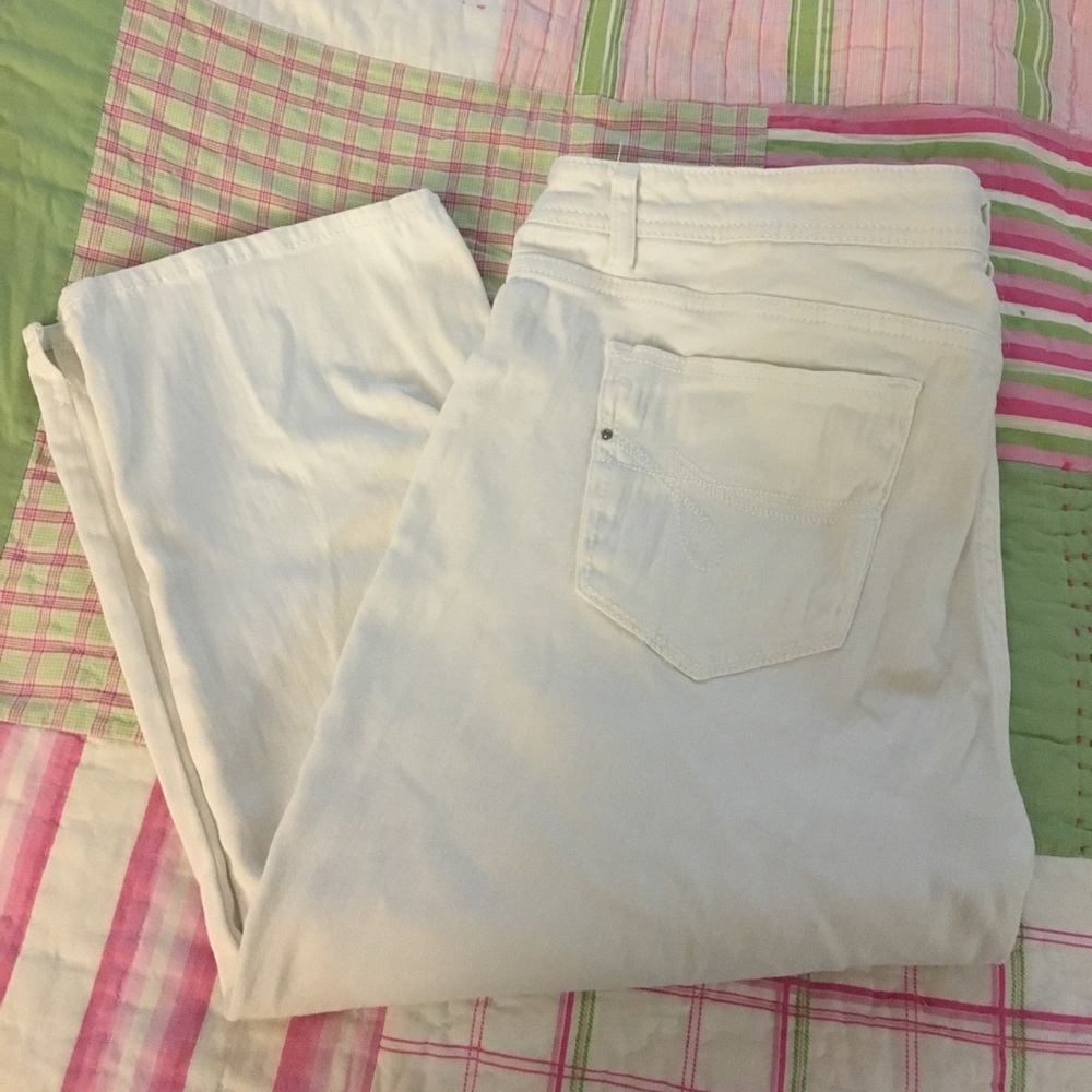 Jordache Skinny Crop White Stretch Denim Capris