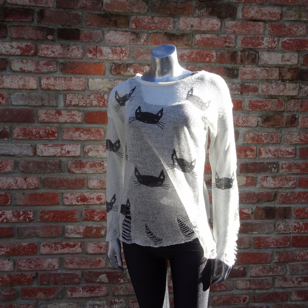 Soft Cream Kitty Cat Loose-Knit Sweater
