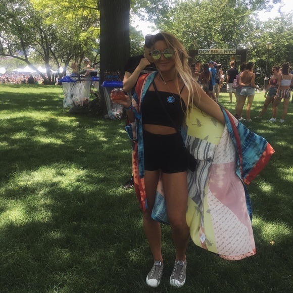 Meet Your Posher, Ali - Picture 2 of 4