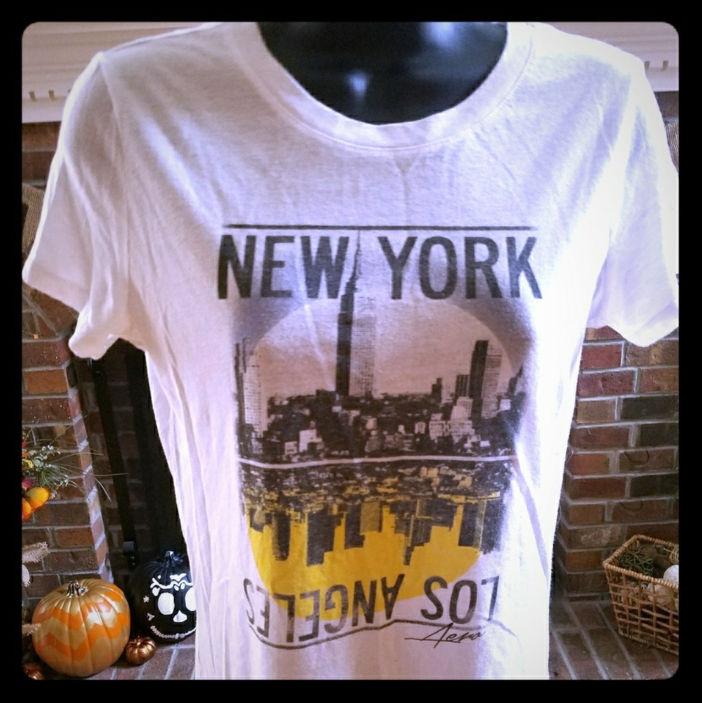 Aeropastle Medium New York/LA t-shirt. EUC